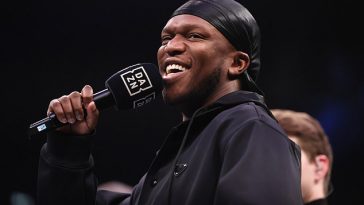 KSI se burló extrañamente de Wayne Bridge con un incómodo canto de clasificación X en el ring cuando se confirmó la próxima pelea de la pareja.