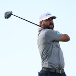 Stephan Jaeger de Alemania juega su tiro desde el tee 14 durante la tercera ronda del Sony Open en Hawaii 2025 en Waialae Country Club el 11 de enero de 2025 en Honolulu, Hawaii.