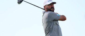 Stephan Jaeger de Alemania juega su tiro desde el tee 14 durante la tercera ronda del Sony Open en Hawaii 2025 en Waialae Country Club el 11 de enero de 2025 en Honolulu, Hawaii.