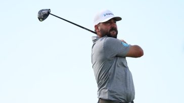 Stephan Jaeger de Alemania juega su tiro desde el tee 14 durante la tercera ronda del Sony Open en Hawaii 2025 en Waialae Country Club el 11 de enero de 2025 en Honolulu, Hawaii.