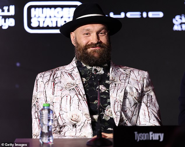 El campamento de Oleksandr Usyk ha exigido que Tyson Fury se recorte la barba antes de su pelea