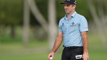 Denny McCarthy se encuentra en el green 13 durante la primera ronda del Sony Open en Hawaii 2025 en Waialae Country Club el 9 de enero de 2025 en Honolulu, Hawaii.