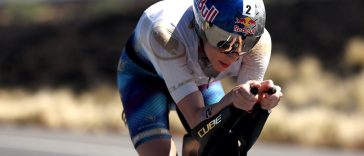 Campeonato del Mundo VinFast IRONMAN 2023 - Lucy Charles-Barclay bicicleta aerodinámica