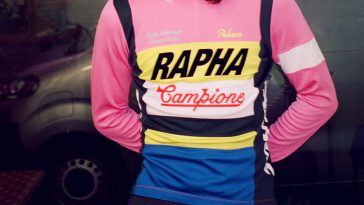 Los sitios web falsos de Rapha se dirigen a los clientes y los dejan "sin que se les envíe ningún artículo": la marca británica publica una guía oficial para evitar estafas