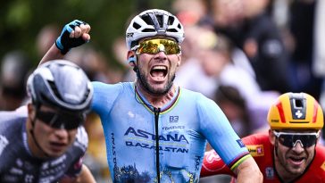 El británico Mark Cavendish de Astana Qazaqstan celebra mientras cruza la línea de meta para ganar la etapa 5 de la carrera ciclista Tour de Francia 2024, desde Saint-Jean-de-Maurienne hasta Saint-Vulbas, Francia (177,4 km) el miércoles 3 de julio. 2024. La 111ª edición del Tour de Francia comienza el sábado 29 de junio y finalizará en Niza, Francia, el 21 de julio. BELGA FOTO JASPER JACOBS (Foto de JASPER JACOBS / BELGA MAG / Belga vía AFP)