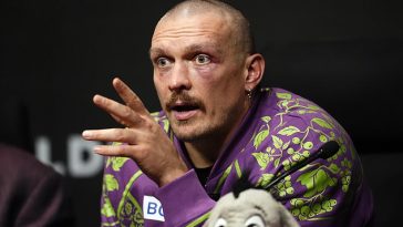 Oleksandr Usyk ha prometido jugar al fútbol profesionalmente después de retirarse del boxeo y marcar contra el Dynao Kyiv.