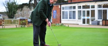 Resolución de Hole in One establecida por el golfista más viejo de Oxford - Golf News