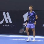 Sebastian Korda gana su primer partido postoperatorio en Adelaida