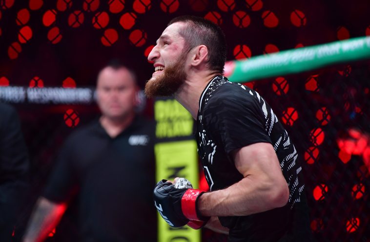 Tagir Ulanbekov sintió presión al abrir UFC 311 para Islam Makhachev