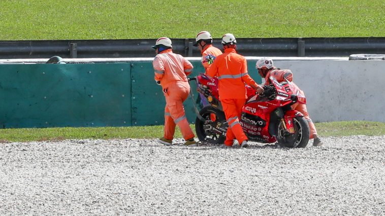 Bagnaia y Márquez se estrellaron el día dos de la prueba de Sepang MotoGP