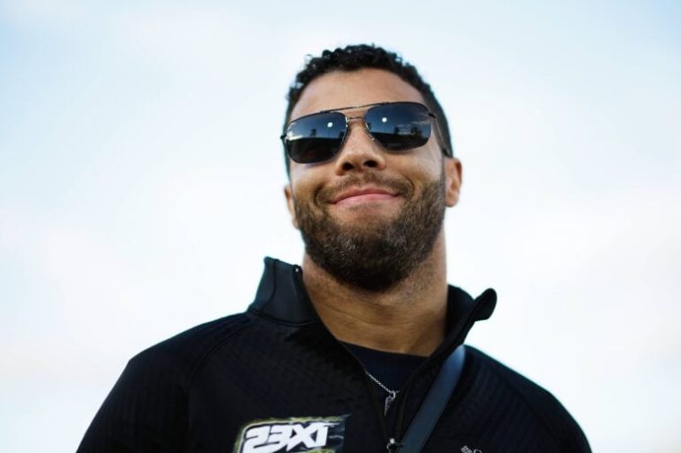 Bubba Wallace Trolls Fan Nascar que le dio el dedo