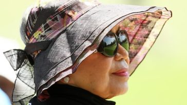 Kultida Woods observa a su hijo jugar durante los Masters 2018. - Jamie Squire/Getty Images