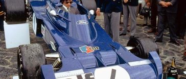 François Cevert está en el asiento de conducción, ya que Tyrrell presenta su 005 en 1972.