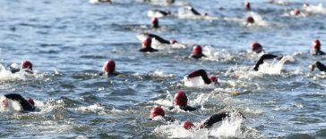 Triatlón genérico Agua abierta Photo Crédito Triatlón británico