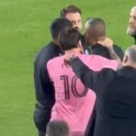 Lionel Messi agarró el cuello del asistente de NYCFC Mehdi Ballouchy después del empate 2-2 de los equipos