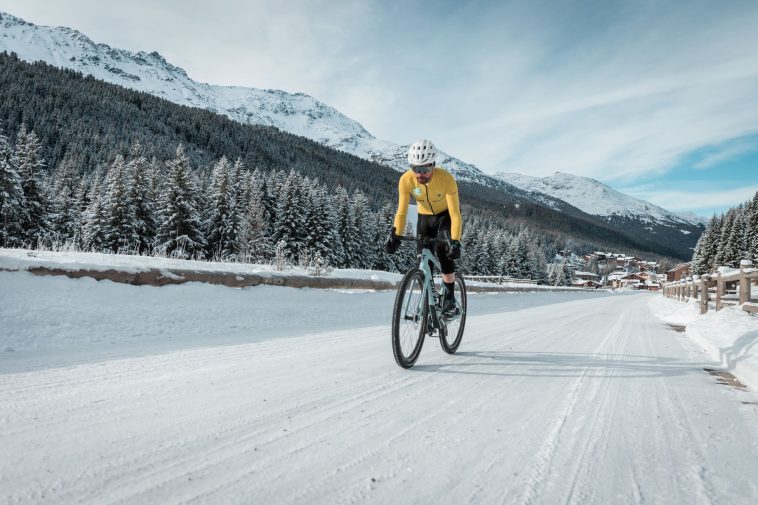 Ultra-ciclista para montar 55,000m de elevación a través del Himalaya para crear conciencia sobre el cambio climático