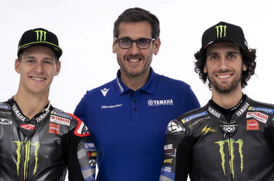 Paolo Pavesio con Fabio Quartararo y Alex Rins.