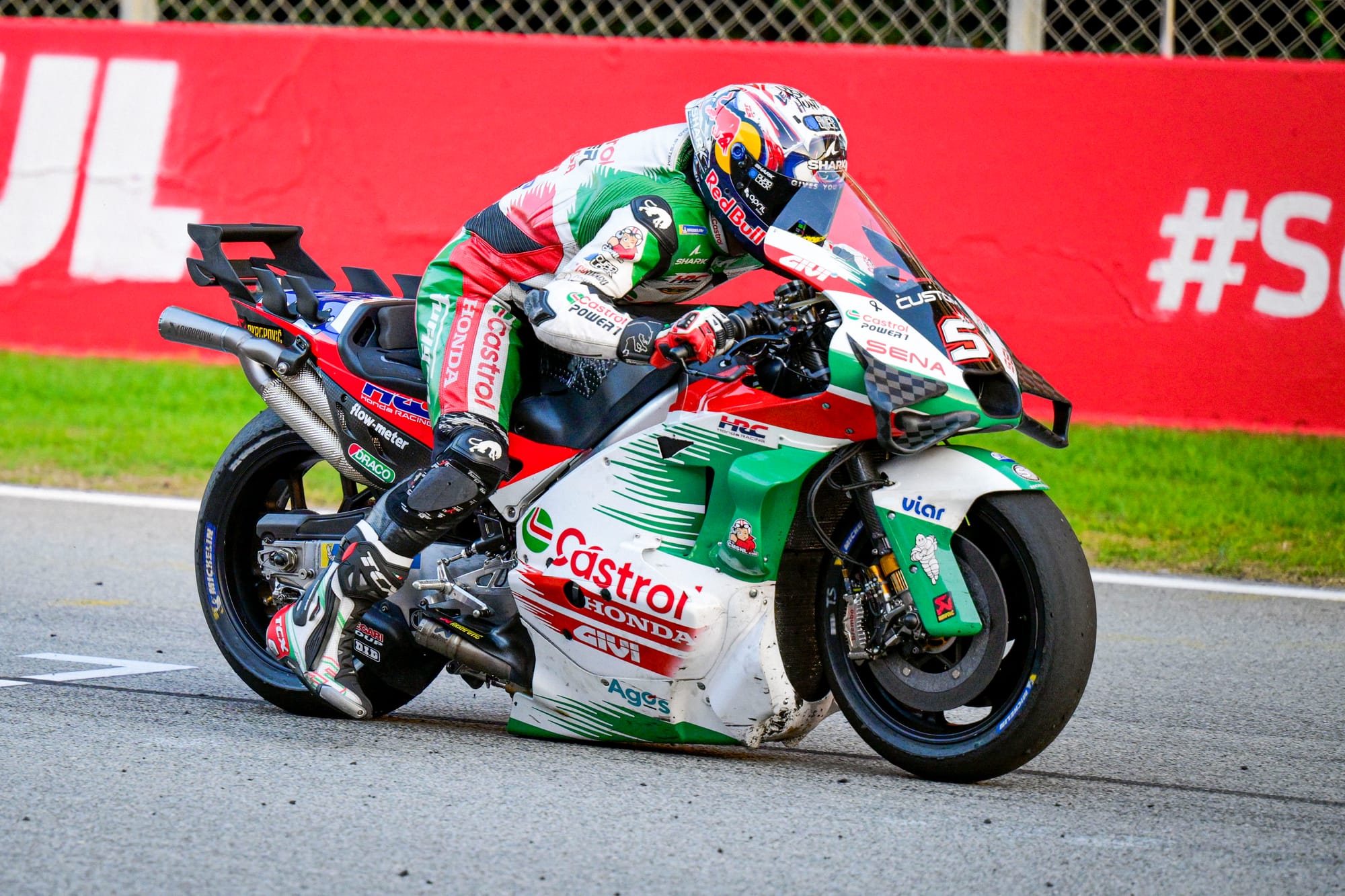 ¿Por qué Honda no solo copia la bicicleta MotoGP de Aprilia?