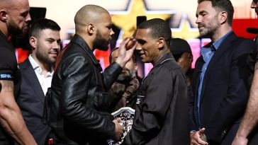 Chris Eubank Jr rompió un huevo en la cara de Conor Benn en una conferencia de prensa el mes pasado