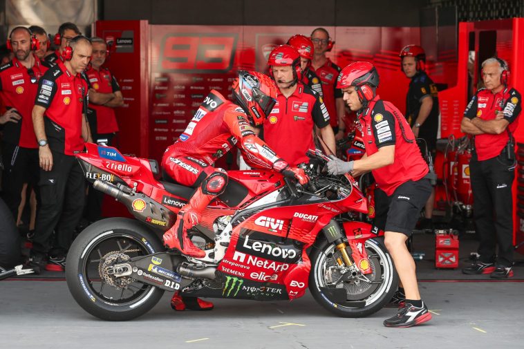 ¿Con qué especificaciones de bicicletas ha comenzado Ducati en realidad MotoGP 2025?